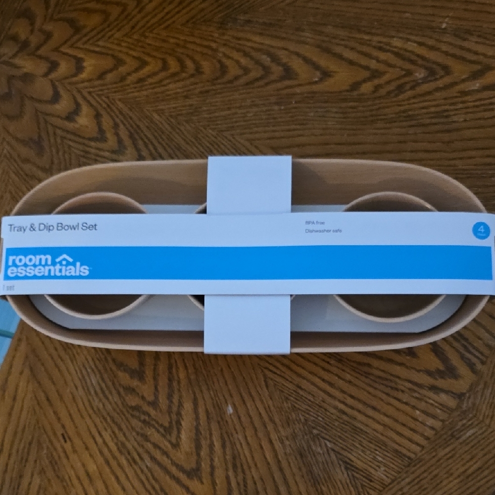 Room Essentials Tan Tray and Bowl Set